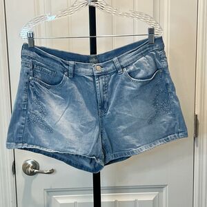 Soho NY & CO Jeans Women's Size 14 Blue Midi Jean Shorts Stretch Pockets